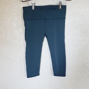 Lululemon capri stretchy style